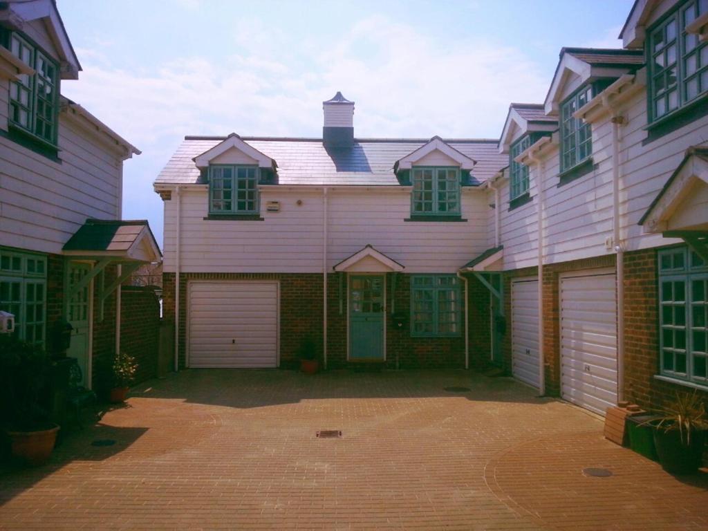 Bo'S Holiday Cottage Истбурн Экстерьер фото
